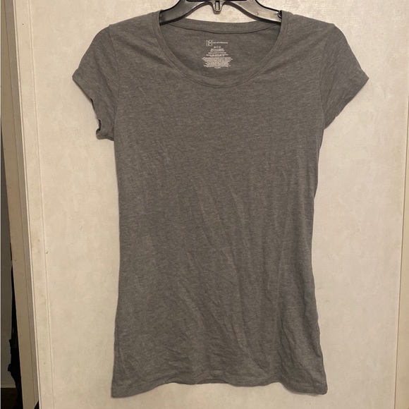 No Boundaries Tops - Basic Grey Tee